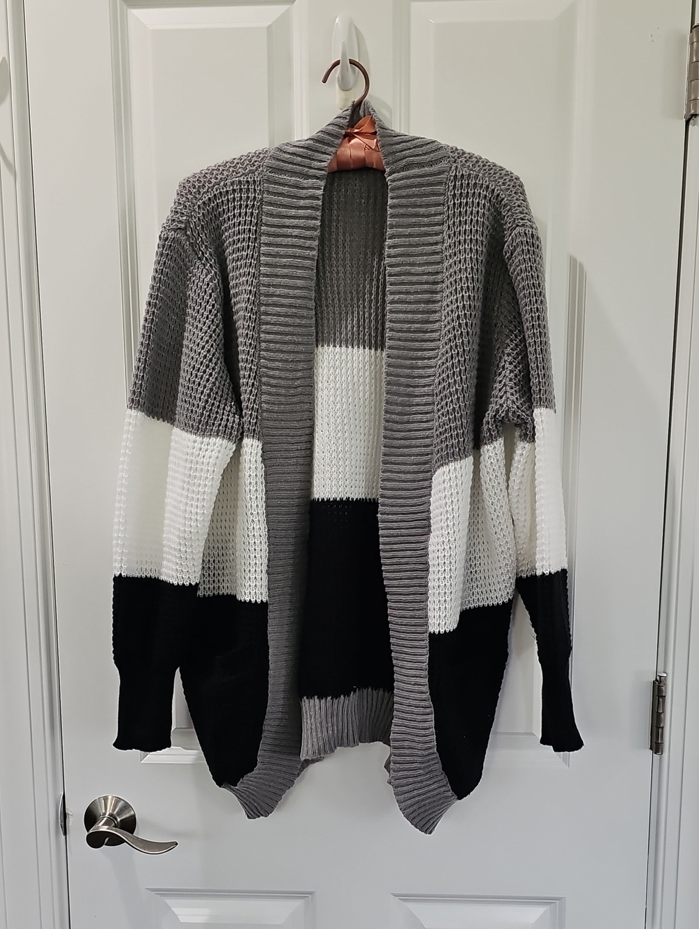 Cozy Colorblock Open-Front Women's Cardigan Sweater - Gray/White/Black
